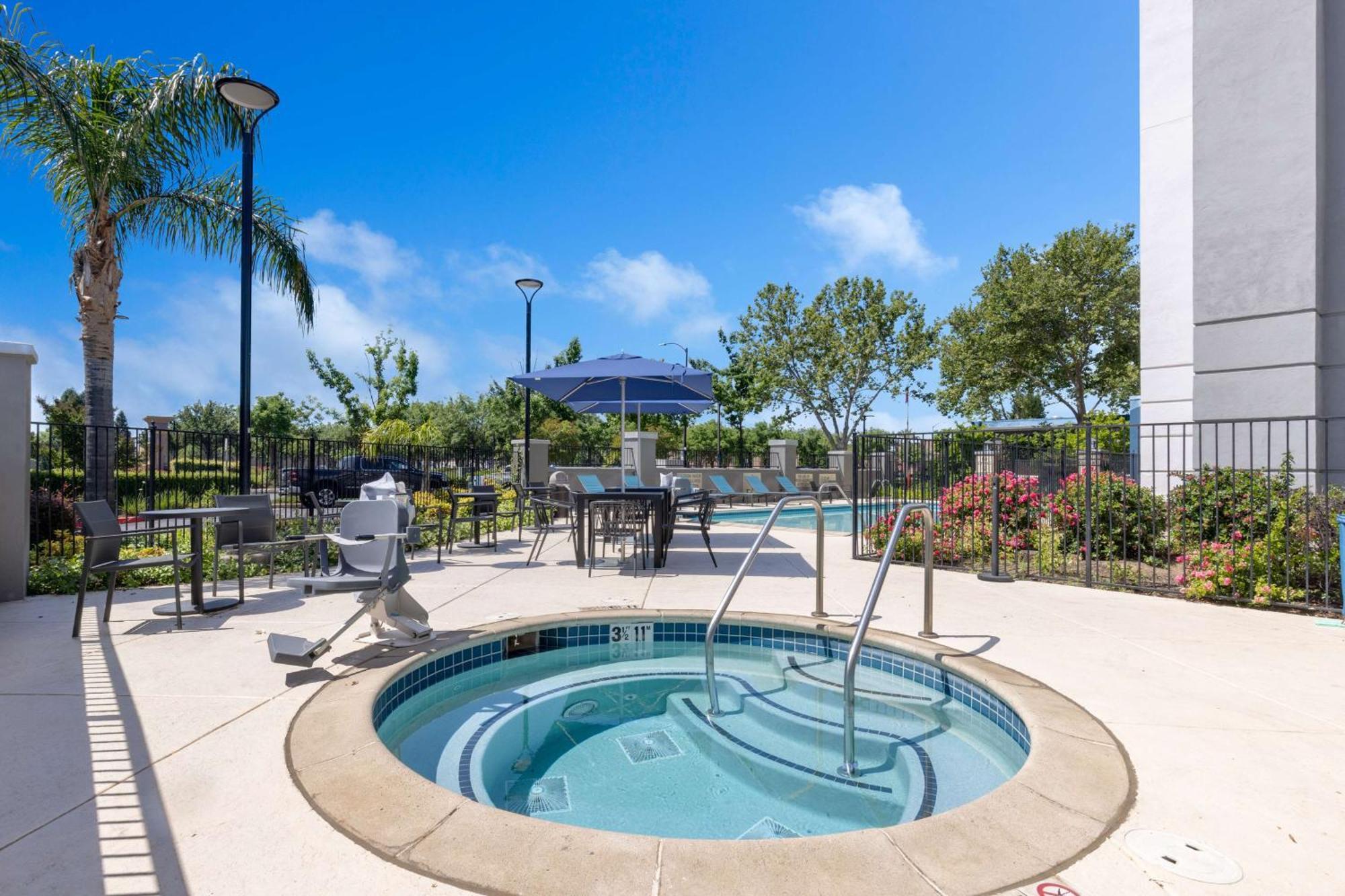Hampton Inn & Suites Yuba City Exterior foto